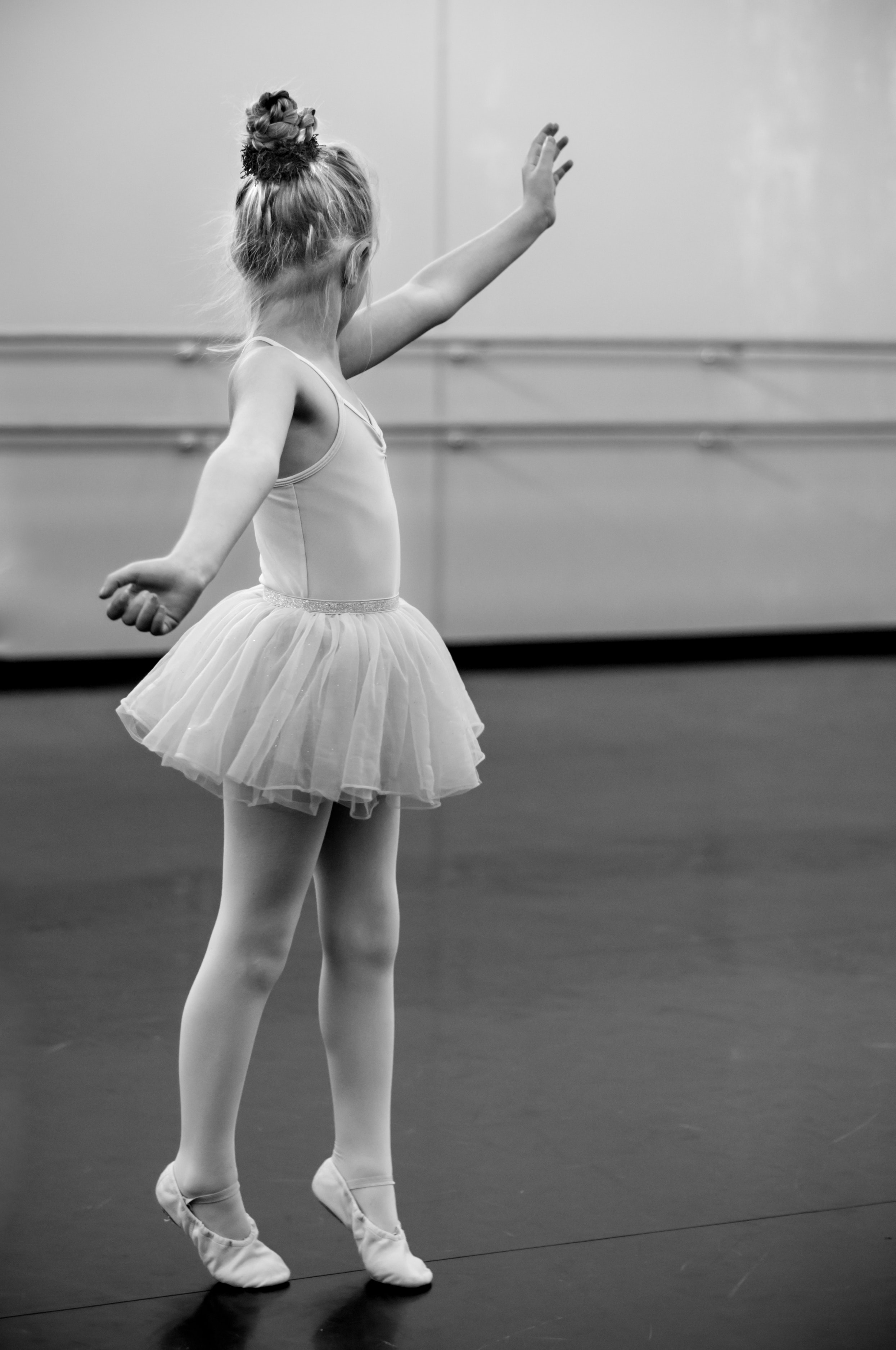 Flicka dansar balett